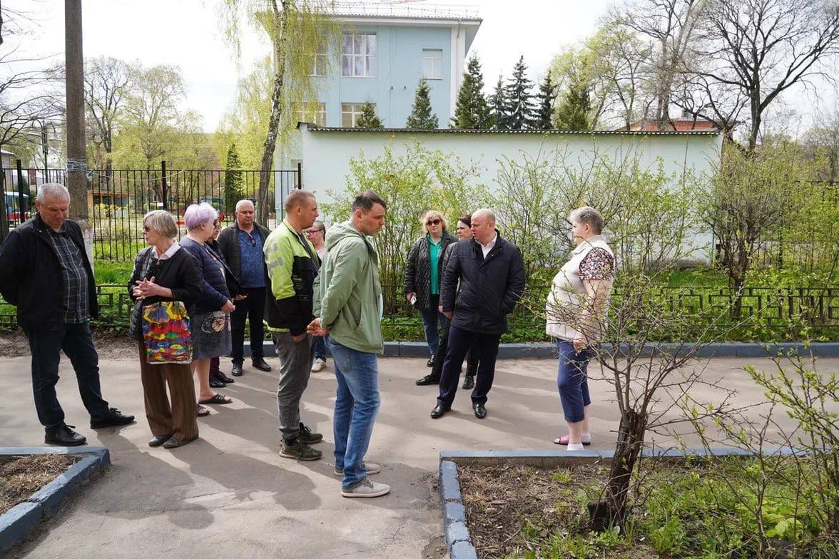 В рамках еженедельных обходов территорий городского округа Котельники посетил микрорайон Ковровый.