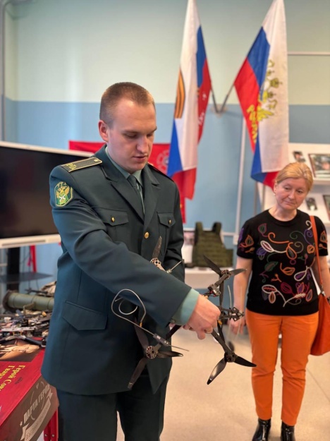 В Котельниках школьный музей пополнился трофеями из зоны специальной военной операции